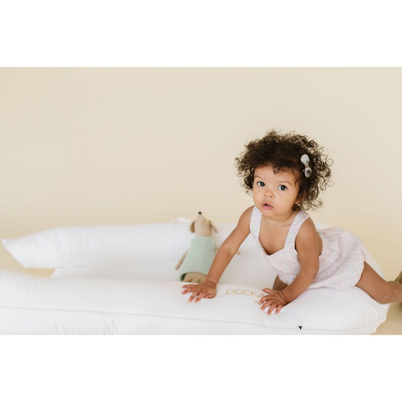 Simmons Kids' Silent Auto Gliding Deluxe Bassinet - Embossed Paisley