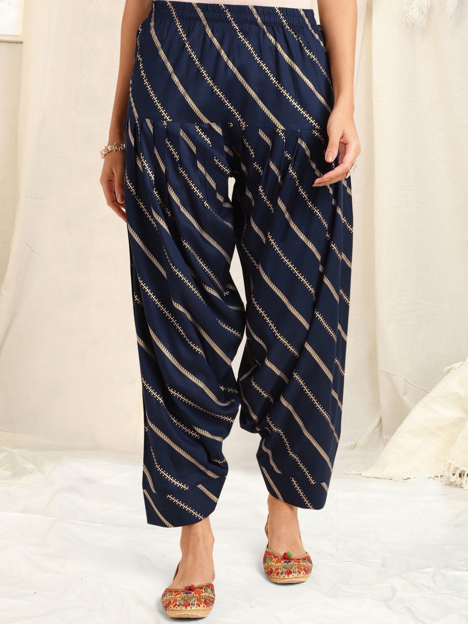 MIRCHI FASHION Blue Printed Kurta Salwar Set