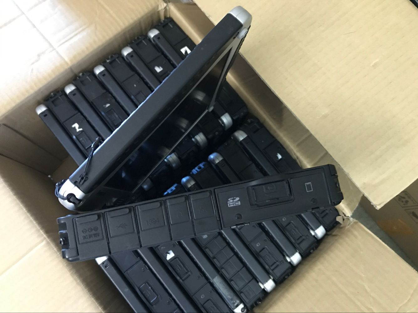 Panasonic laptop CF-19 fully rugged CPU i5/U540/MK4 memory 4G/DDR3 HDD 1TB 10 inch LED screen 1024*768 hand touch rotating Windows 7/XP