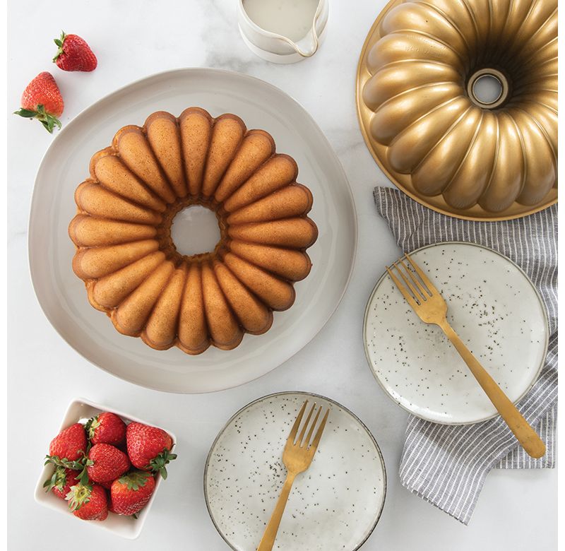 Fat Daddio's RMP-10 Anodized Aluminum Ring Mold Cake Baking Pan, 10 x 3.5 Inches