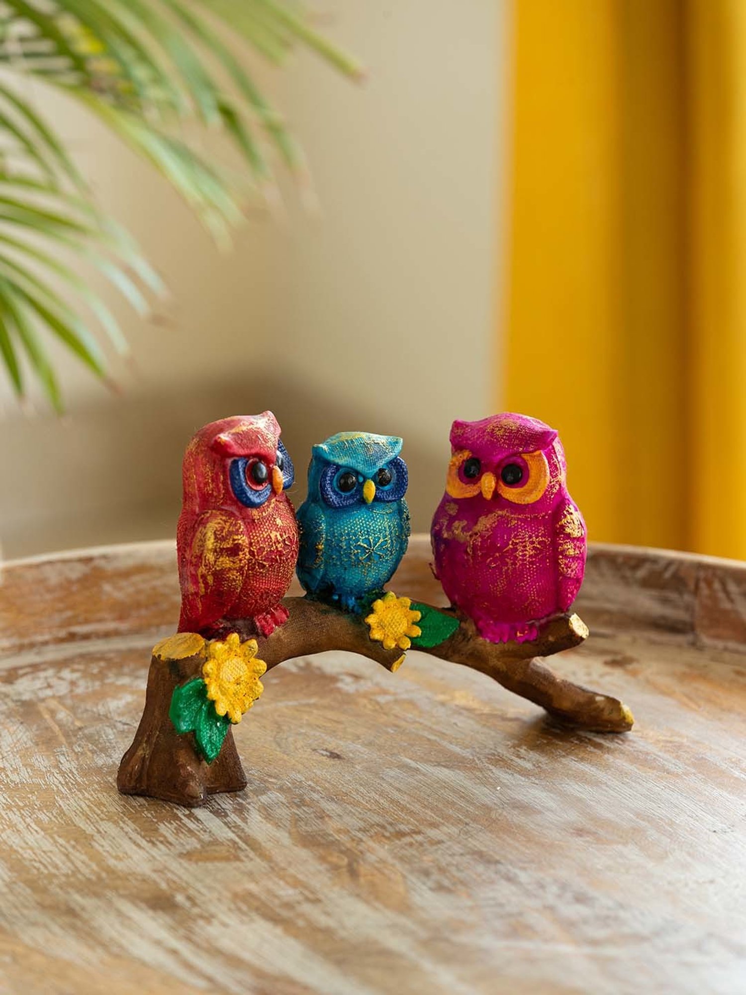 ExclusiveLane Multicolor Resin Owl Buddies Showpiece