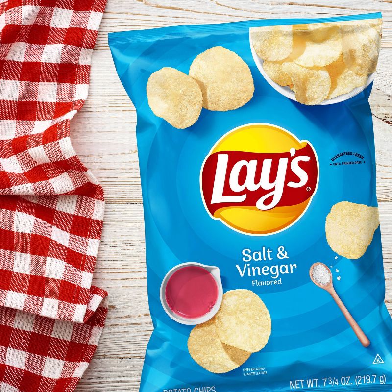 Lay's Salt & Vinegar Flavored Potato Chips - 7.75oz