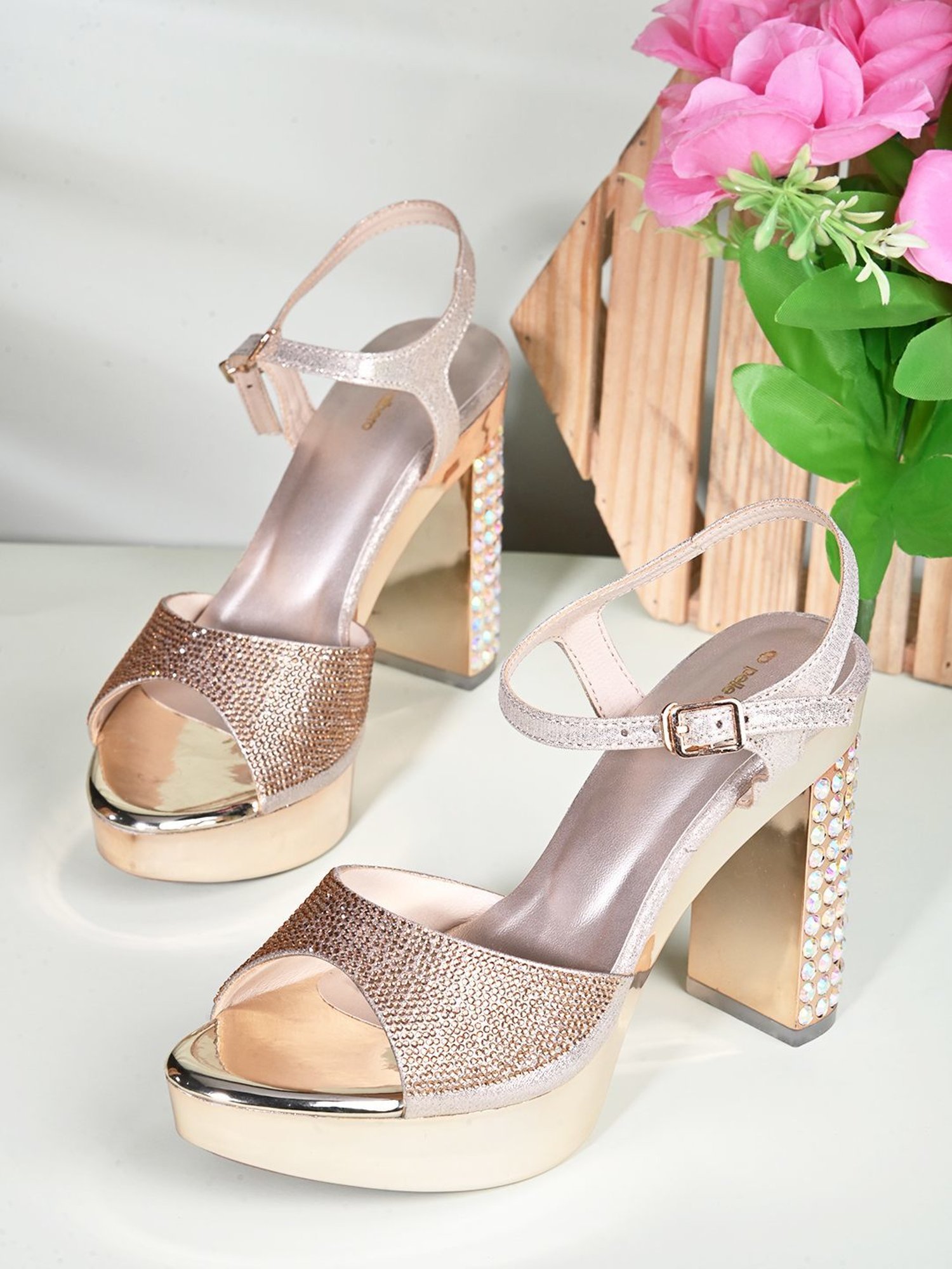 Pelle Albero Women's Gold Ankle Strap Sandals