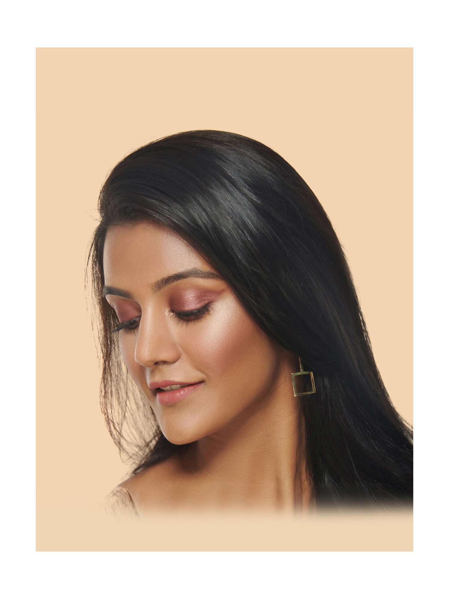 SUGAR Cosmetics Contour De Force Eyes and Face Palette 01 Warm Win - 20.3 gm