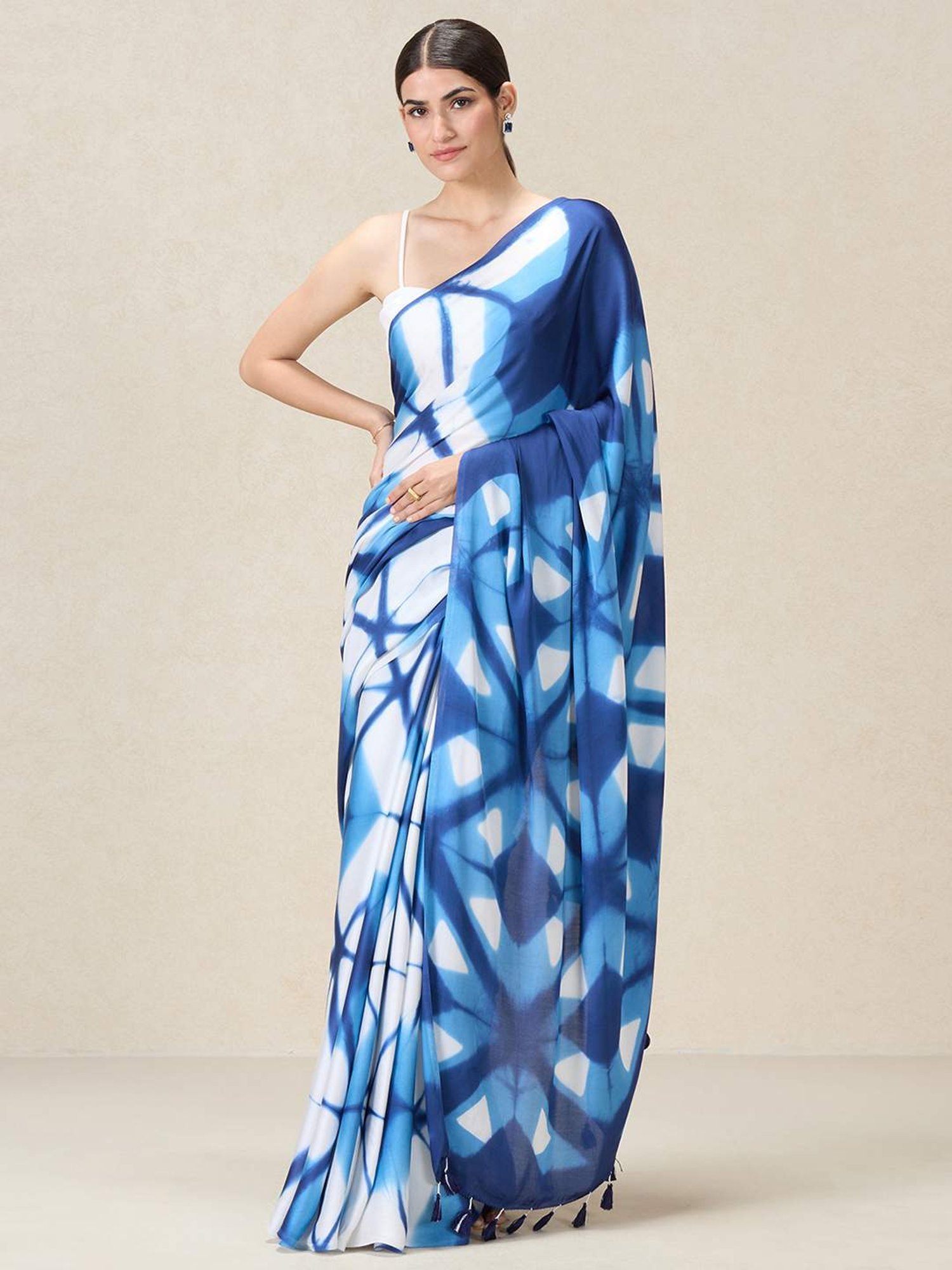 navyasa by liva Blue Printed Saree With Unstitched Blouse