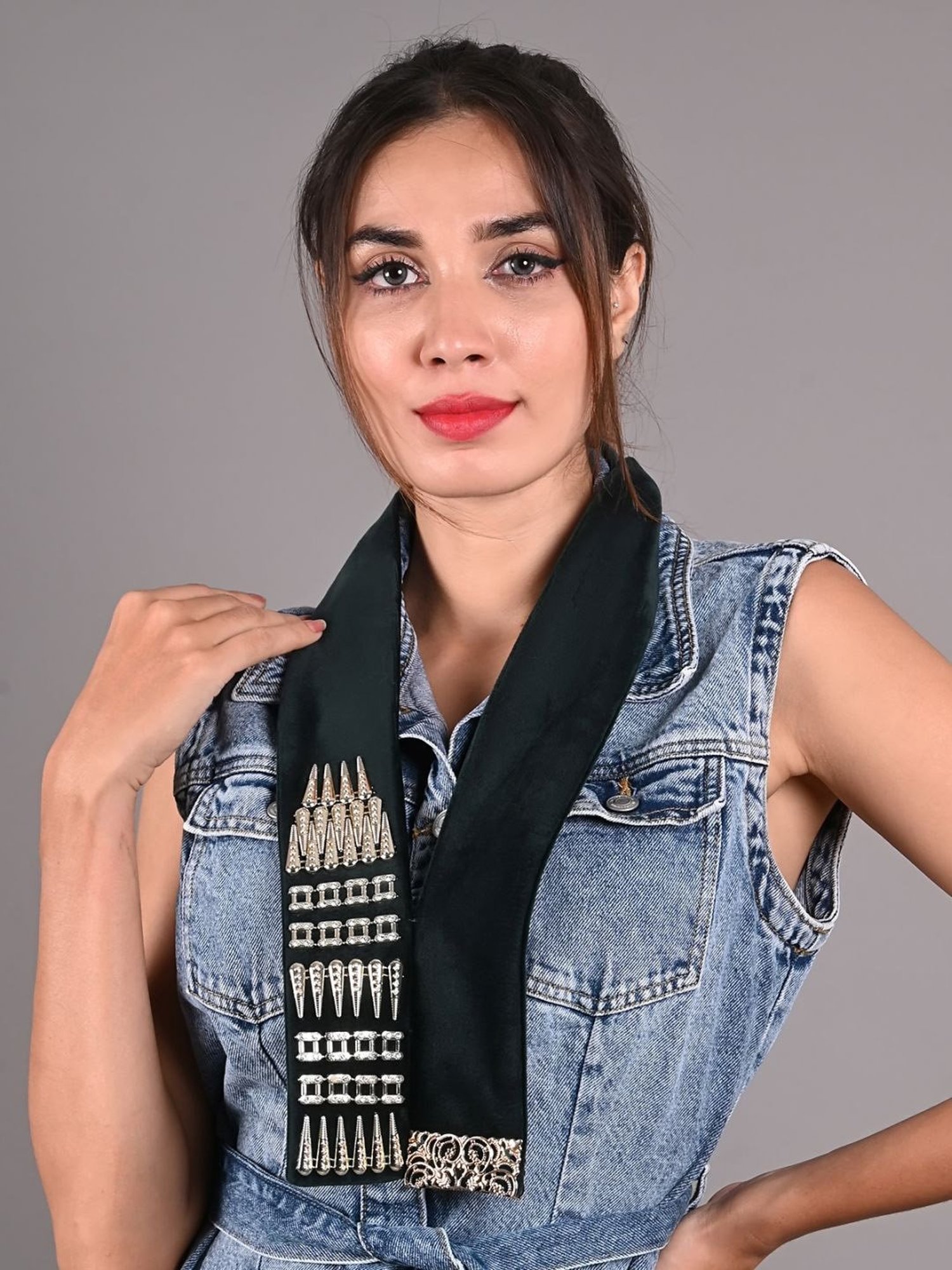 Odette Green Fabric Embellished Collar