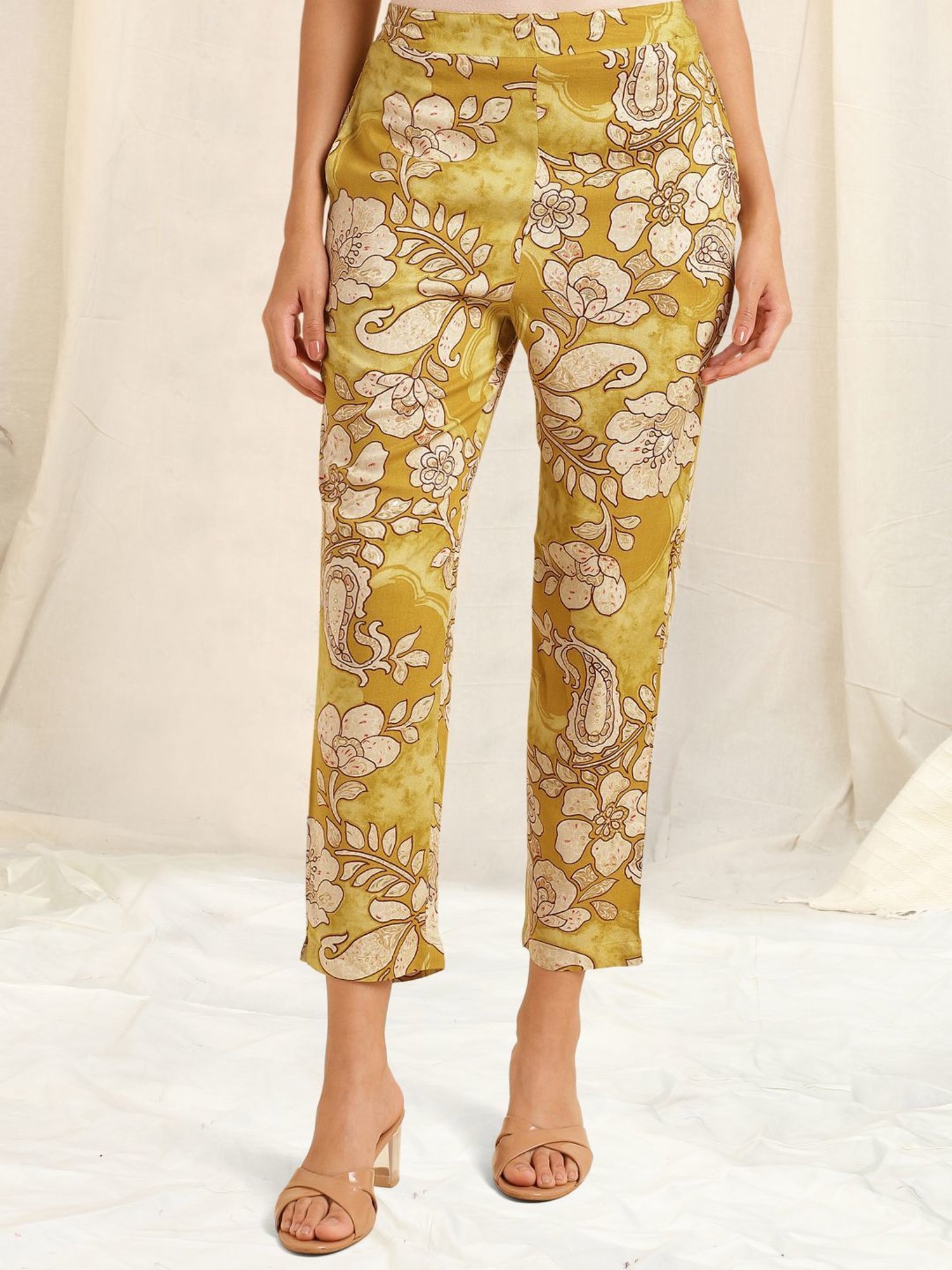 MIRCHI FASHION Mustard Printed Shirt Pant Set