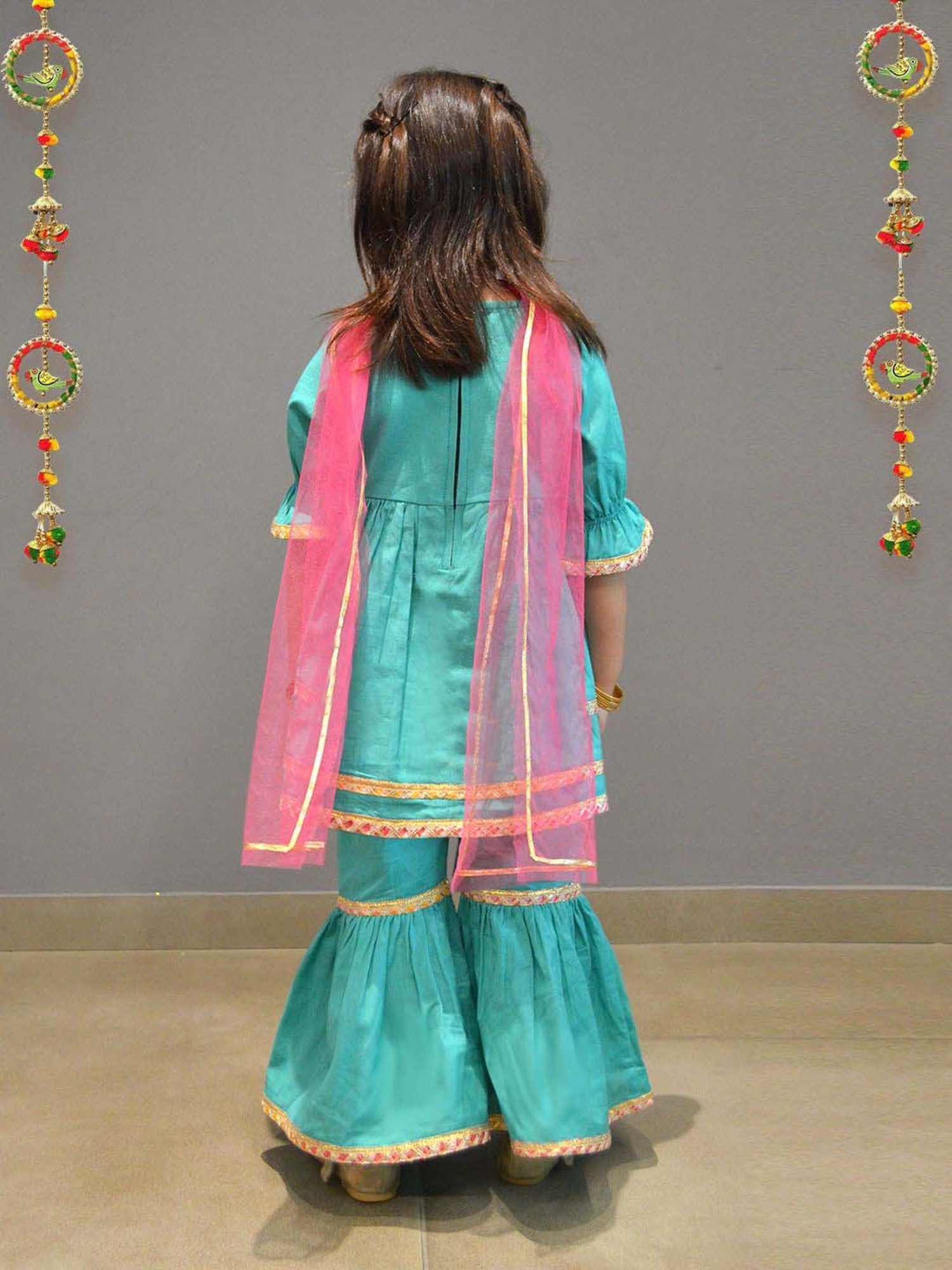 A.T.U.N. Girls Teal & Pink Linen Solid Kurta Set