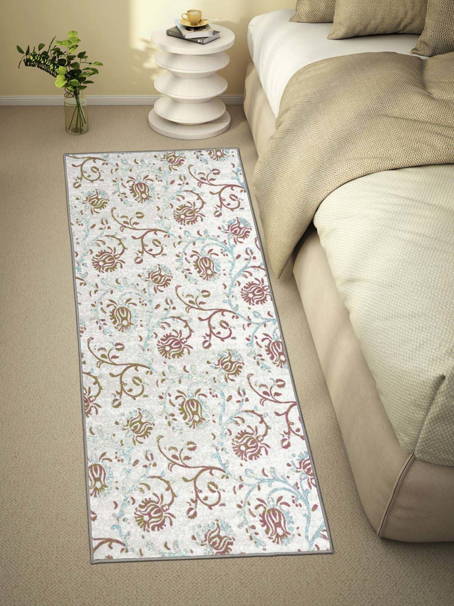 Welspun Blissful Beige Polyester 400 GSM Anti Skid Runner