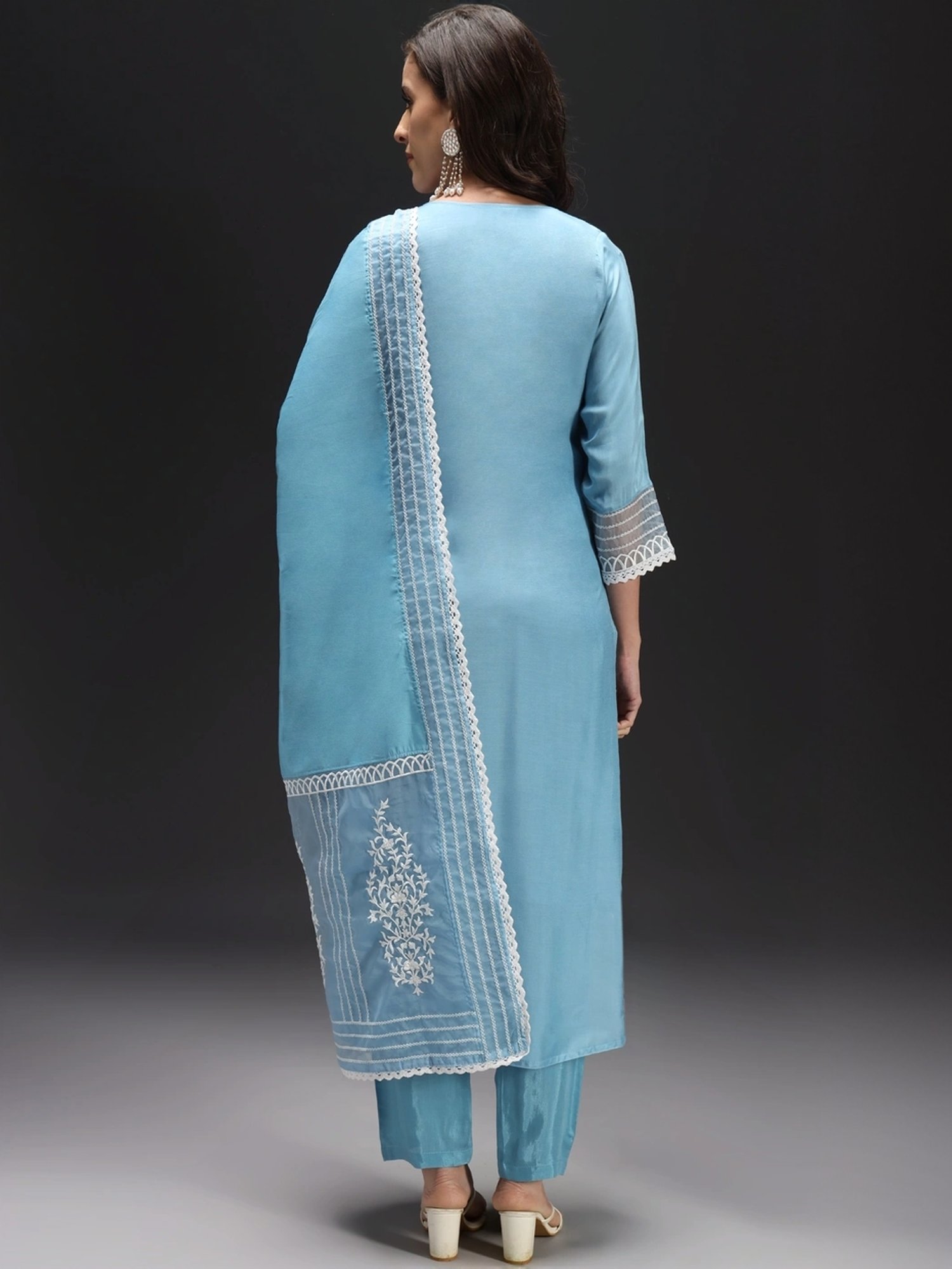 Heeposh Blue Embroidered Kurta Pant Set With Dupatta