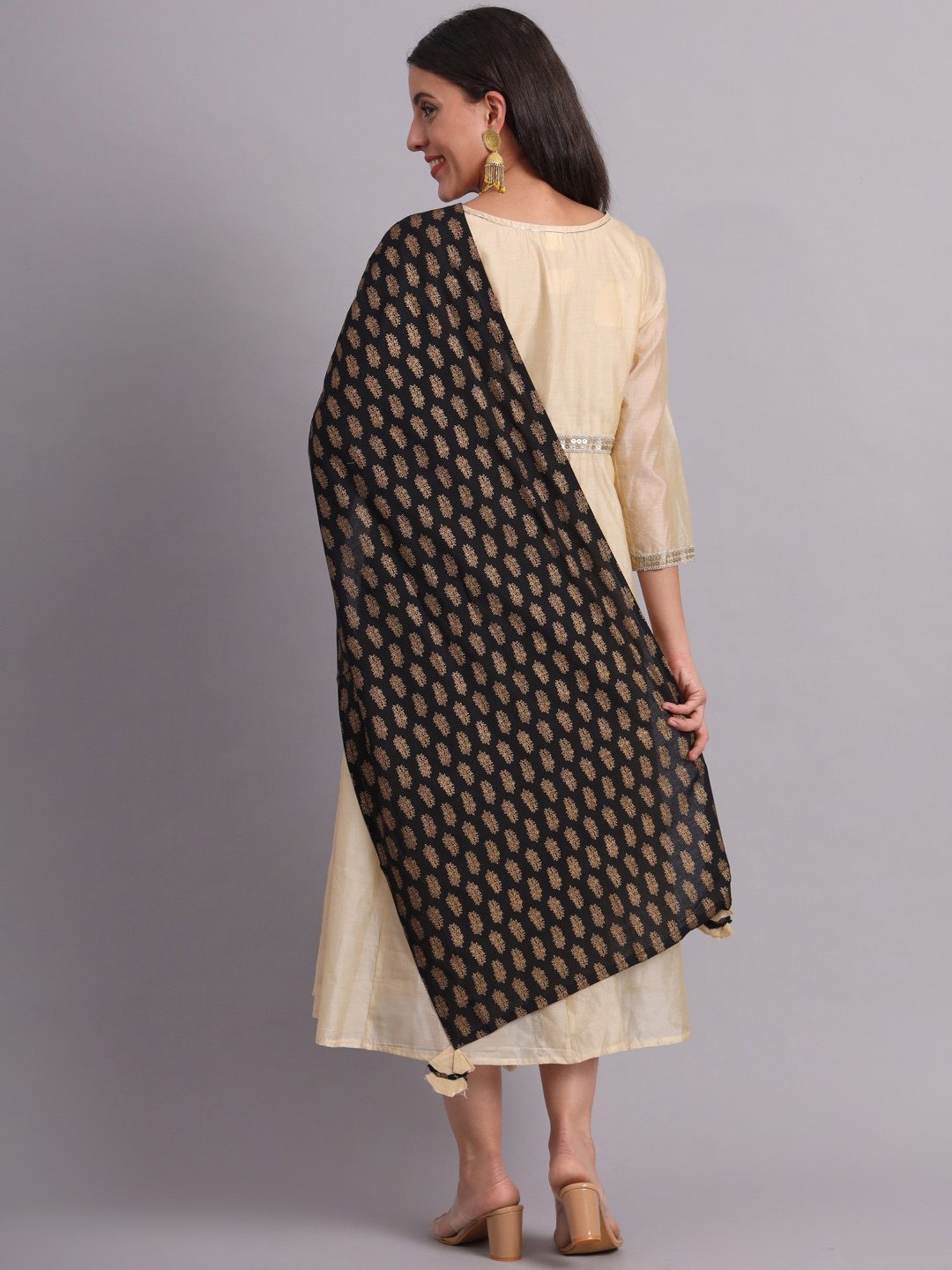 DECKEDUP Black Printed Dupatta