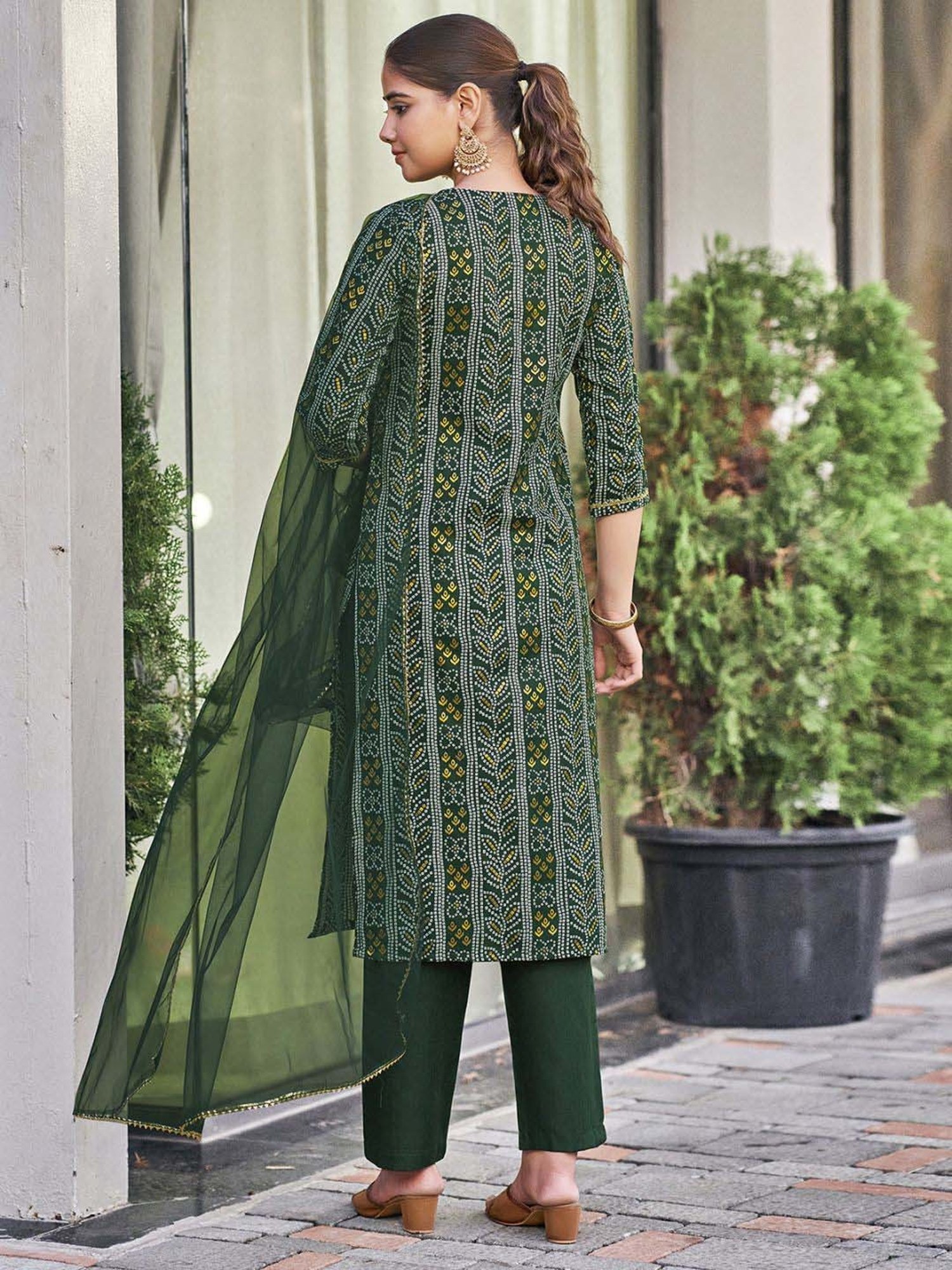 Skylee Green Cotton Printed Kurta Pant Set With Dupatta