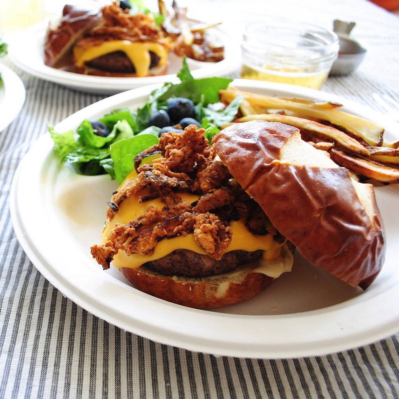 Chinet Classic White Compartment Plate - 32ct