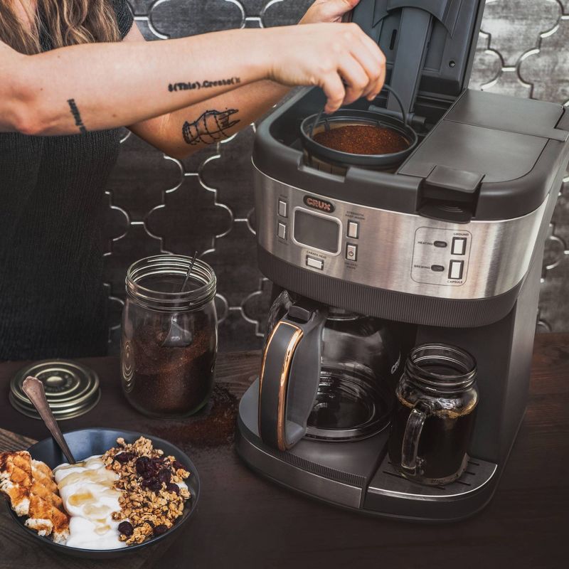 Bella 7" Square Rotating Waffle Maker - Black/Copper