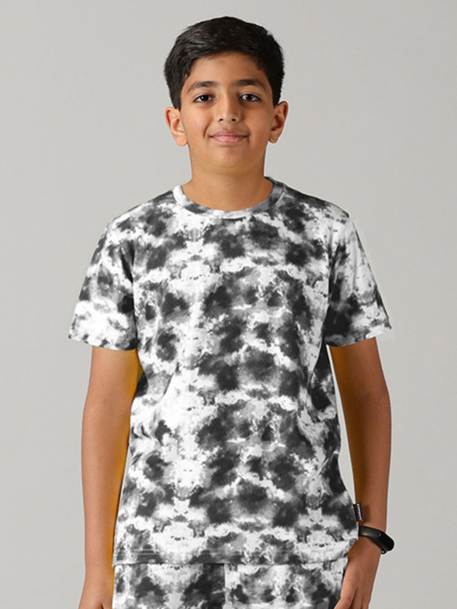 Kiddopanti Kids Black & White Printed T-Shirt