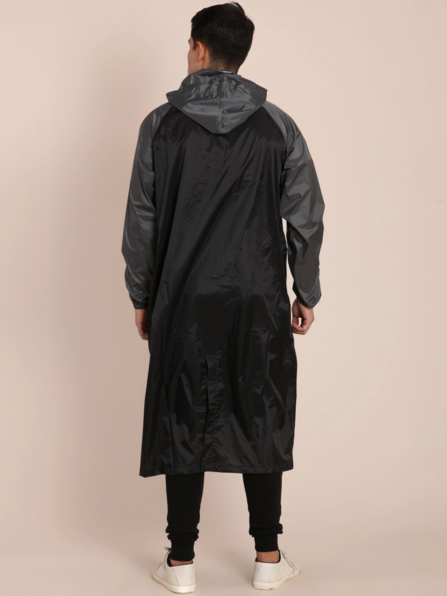 Wildcraft Black & Dark Grey Regular Fit Colour Block Rainwear Jacket