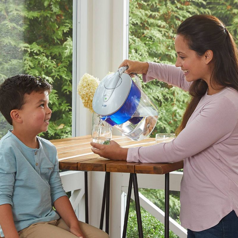 PUR Classic 11 Cup Pitcher with LED