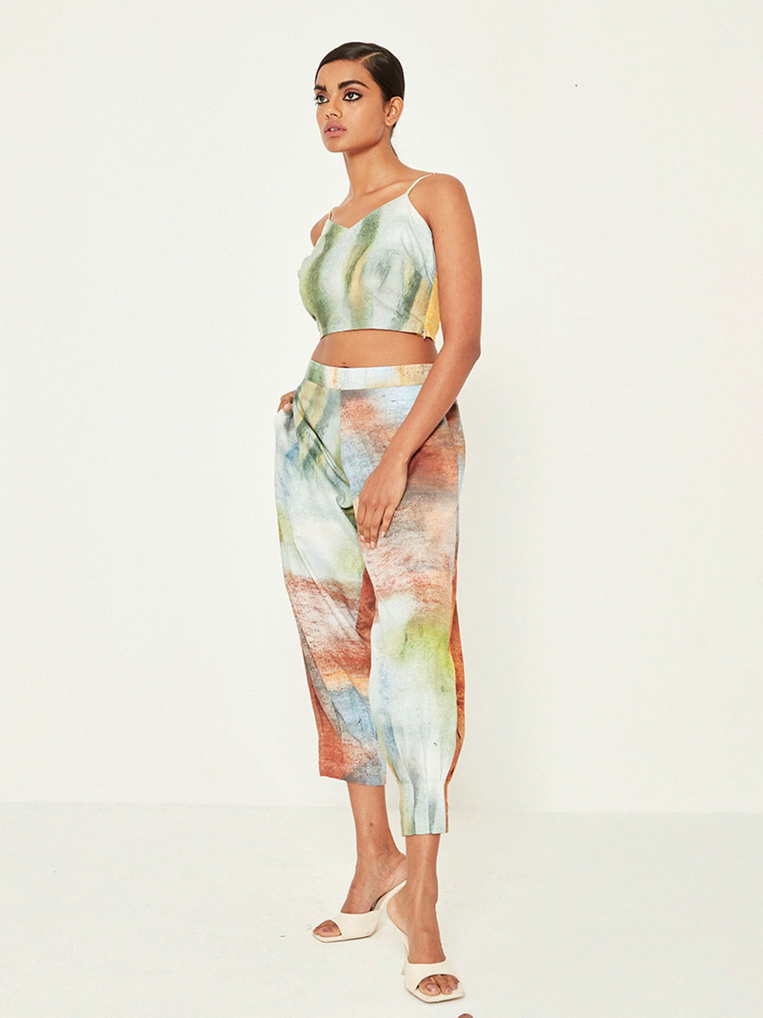 ANCESTRY Multicolor Printed Crop Top