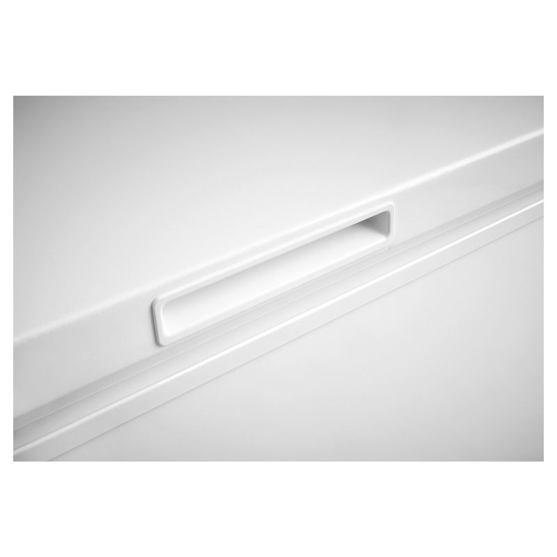 Frigidaire 5.0 cu ft Chest Freezer White