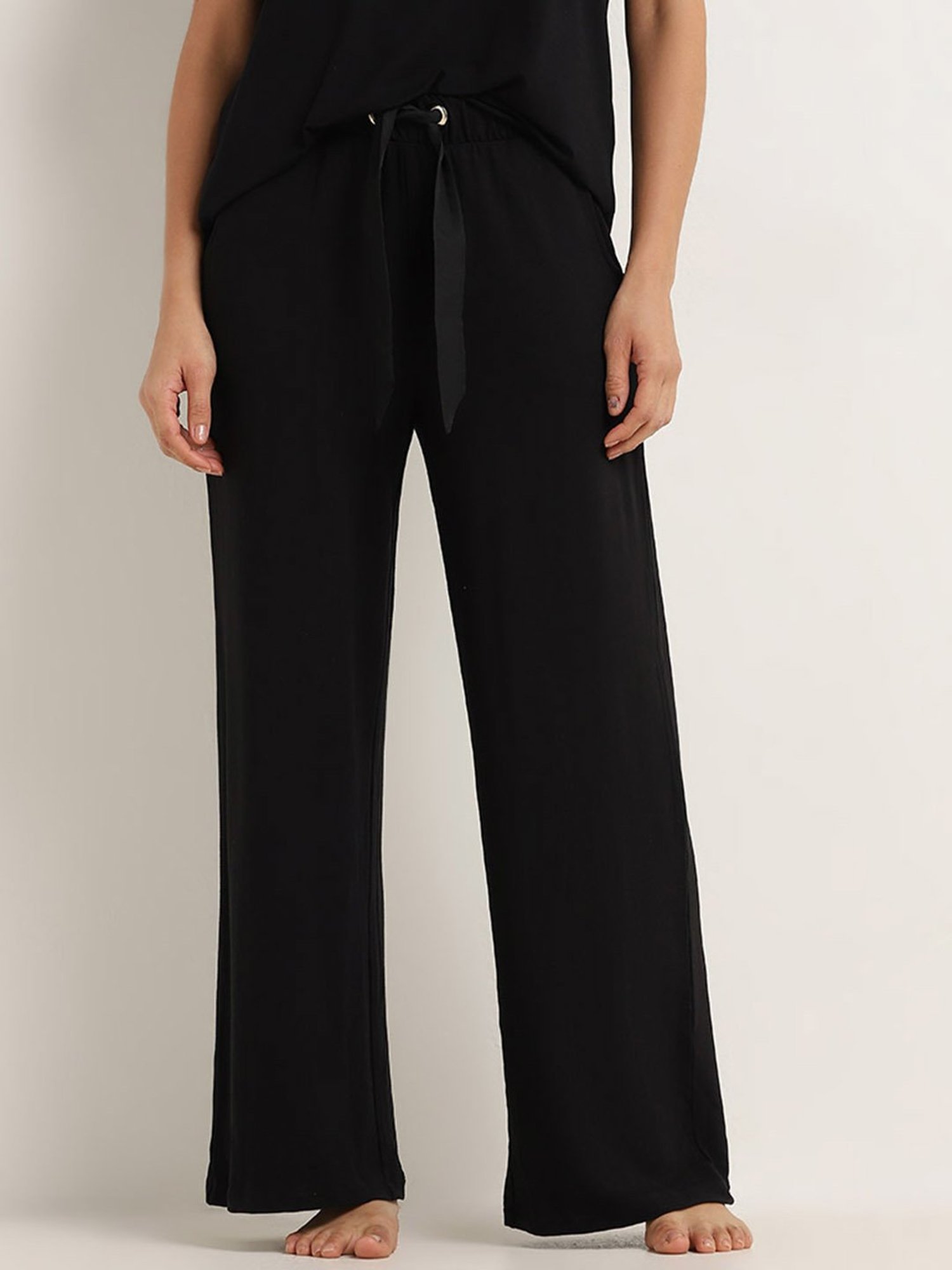Wunderlove by Westside Black Flared Mid-Rise Pants