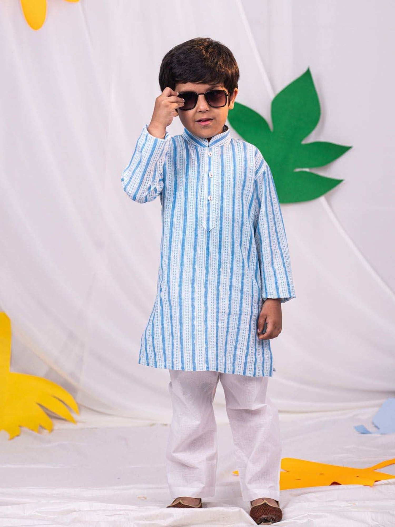 VASTRAMAY Boys Blue & White Cotton Printed Full Sleeves Kurta Sets