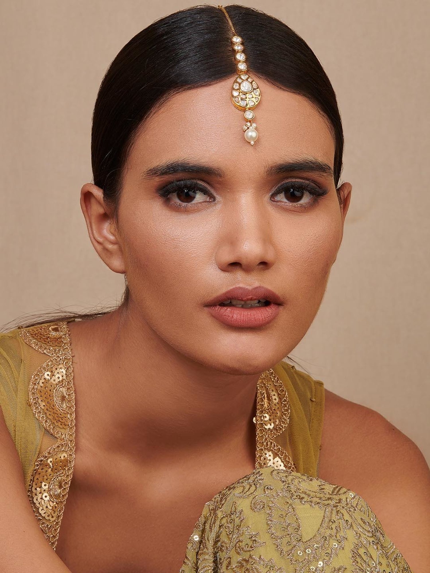 Curio Cottage Meira Sleek Kundan Maang Tikka for Women