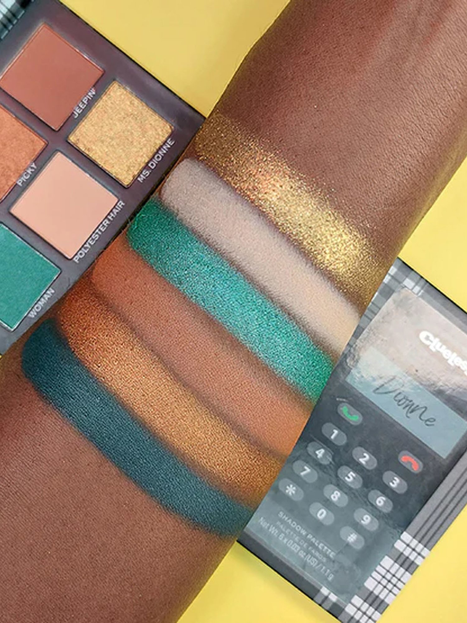 Clueless x Makeup Revolution Palette Dionne Phone - 6.6 gm