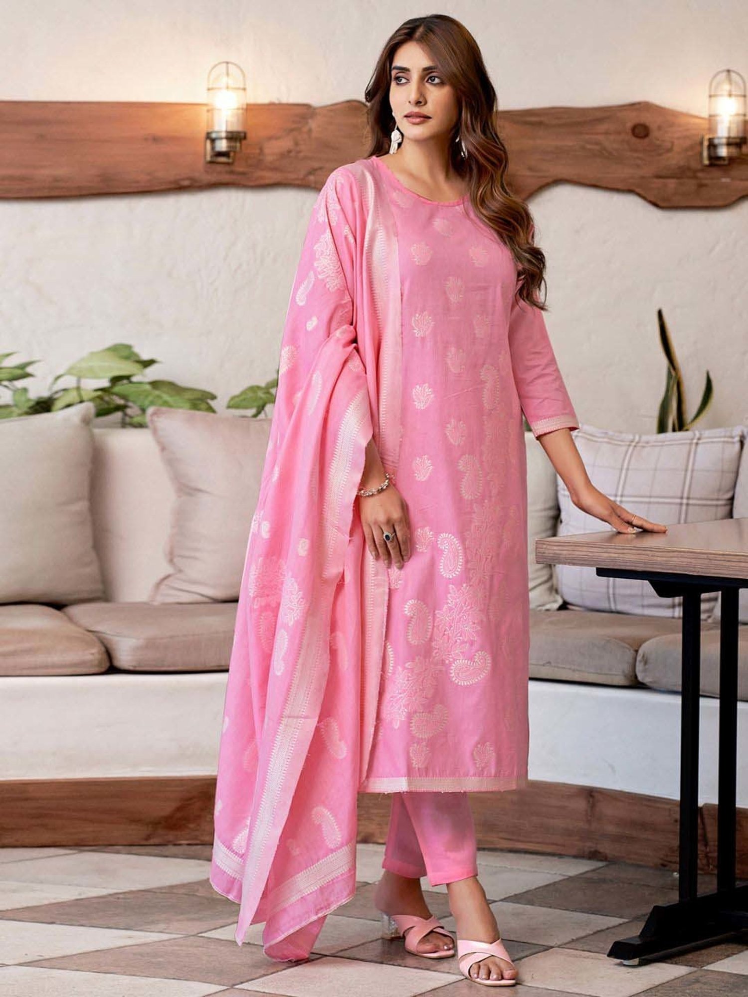 Skylee Pink Cotton Woven Pattern Kurta Pant Set With Dupatta