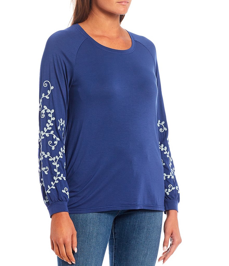 Aventura Chandler Embroidered Long Raglan Sleeve Bubble Cuff Scoop Neck Top