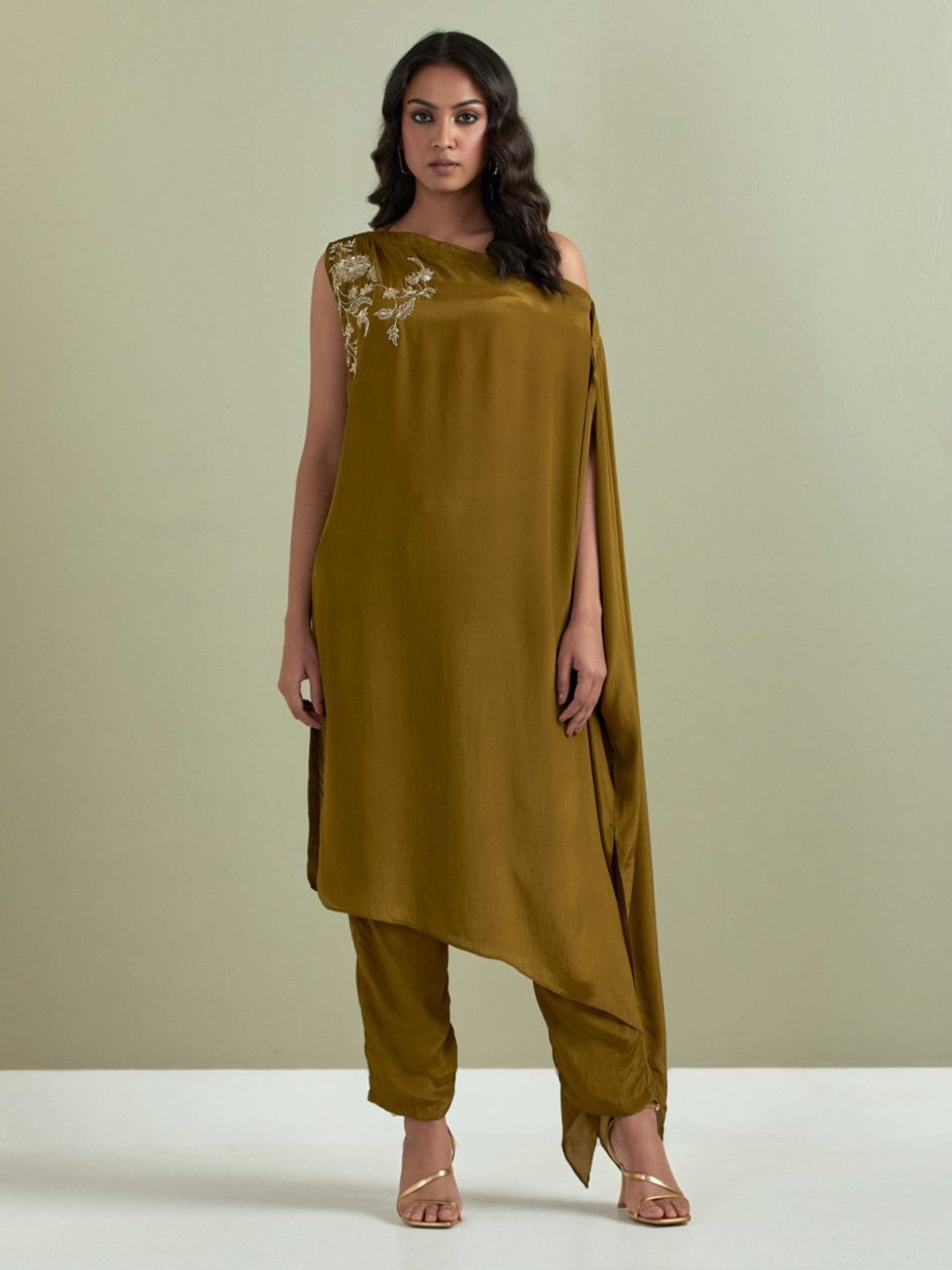 Priya Chaudhary Brown Saranya Embroidered Crepe Kurta