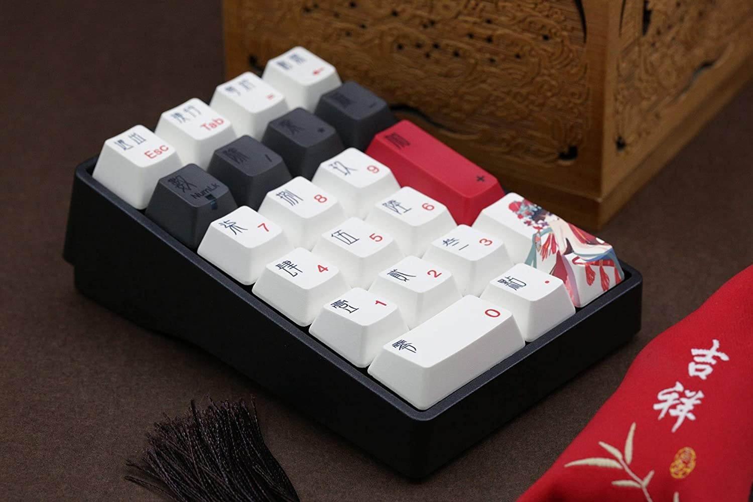 Varmilo VA21M Beijing Opera Numpad Dye Sub PBT Mechanical Keyboard (Cherry MX Silent Red)