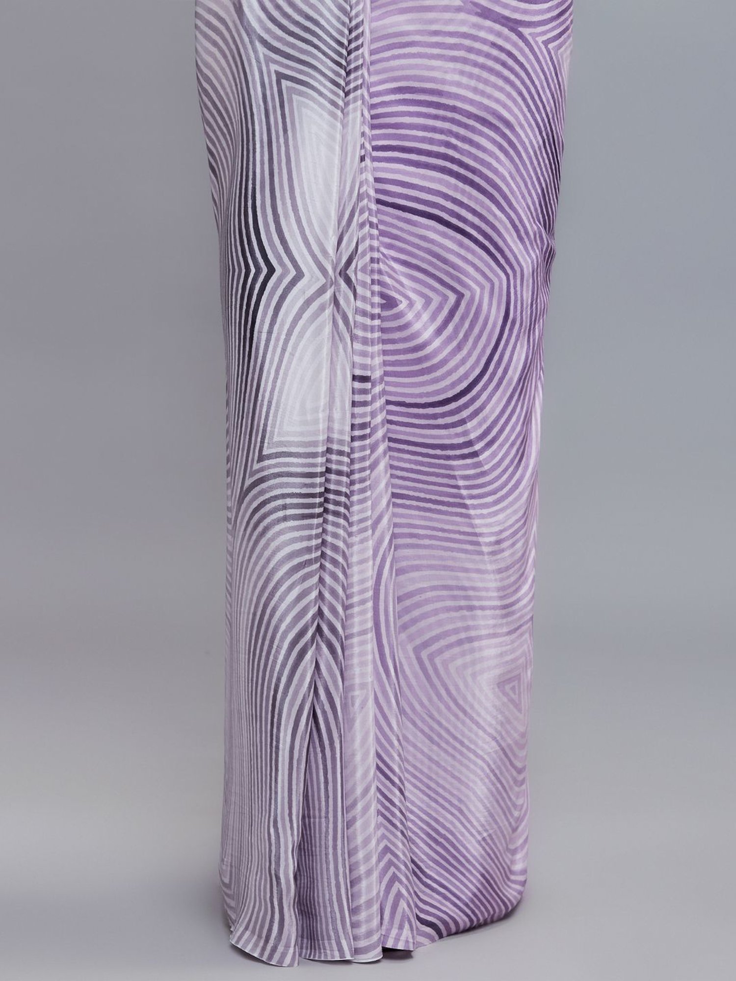 Navyasa By Liva Purple & White Printed Saree