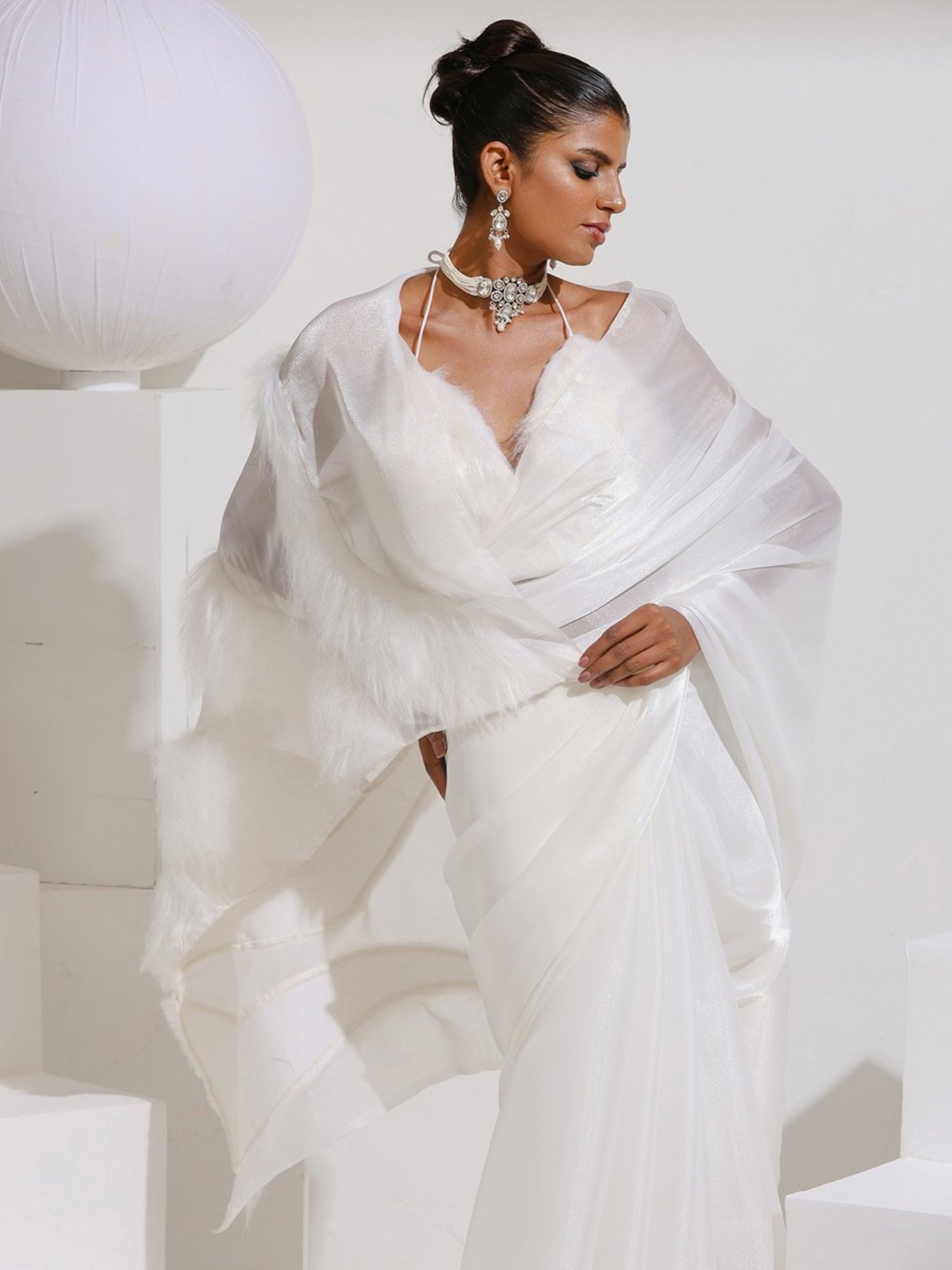 Swtantra White Plain Saree Without Blouse