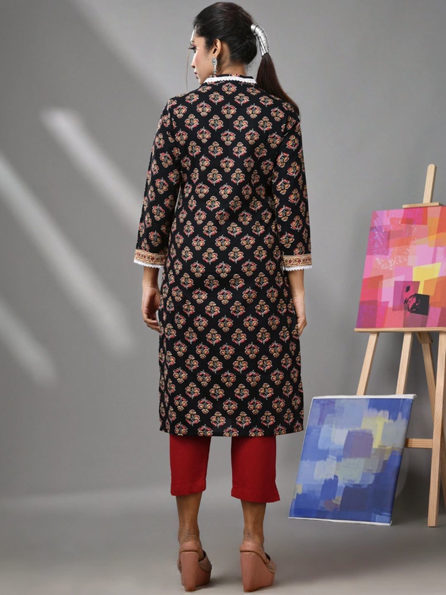 Charukriti Black Cotton Printed Straight Kurta