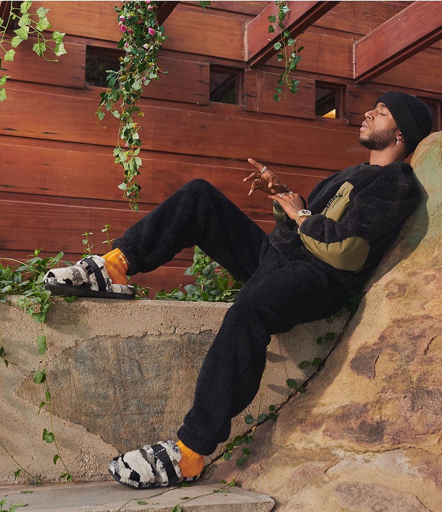 UGG&reg; Men's Scuff Logo Suede Slippers