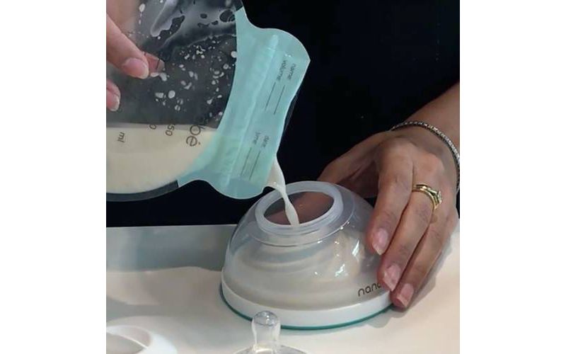 Nanobebe 25 Breast Milk Storage Bags and Organizer - White