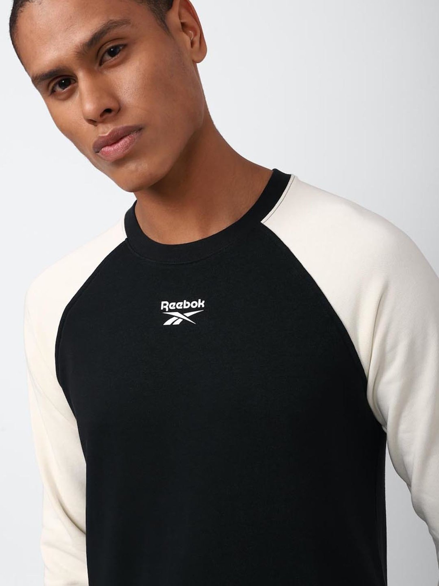 Reebok Black Cotton Slim Fit Printed T-Shirt