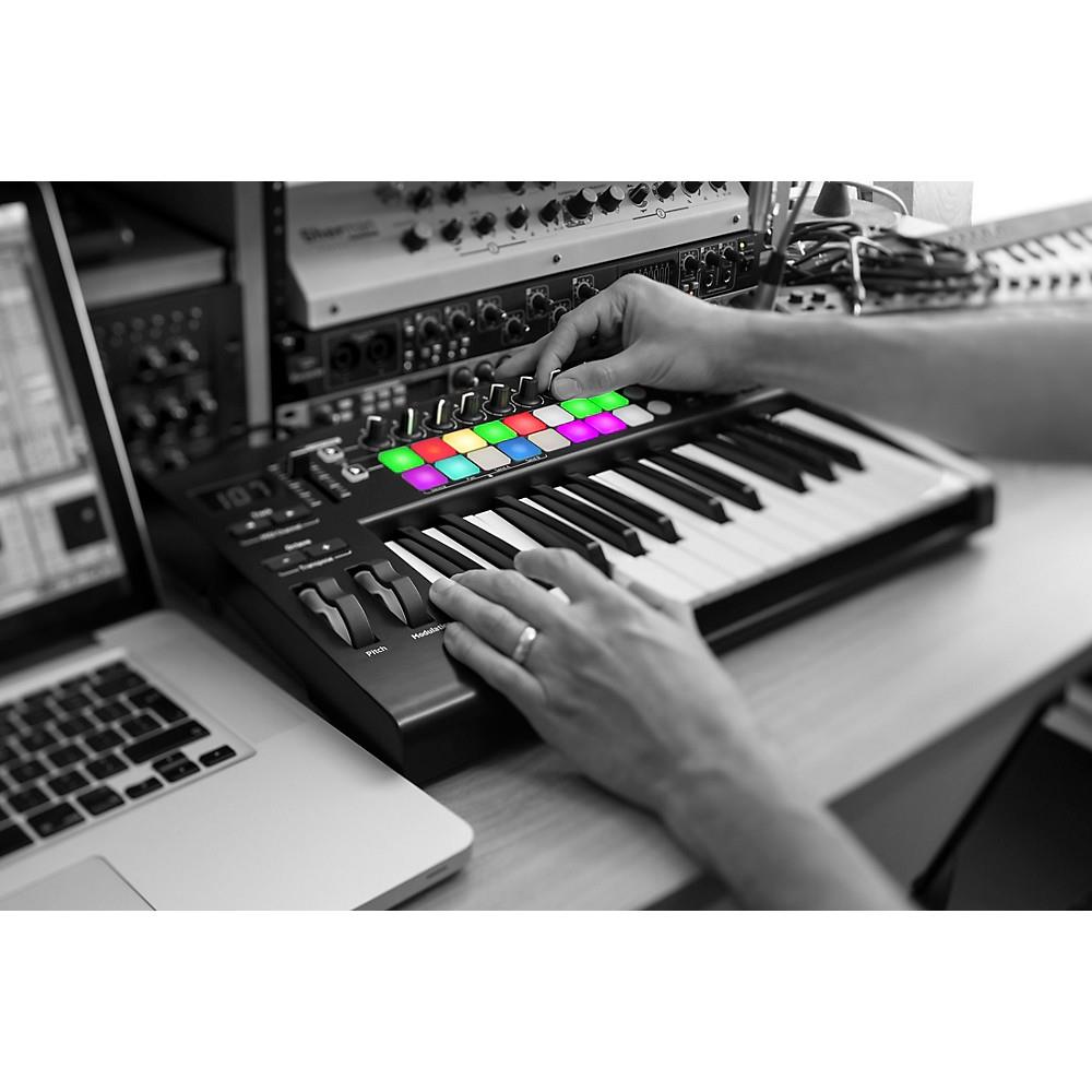 Novation Launchkey 25 MK2 25-Key Controller #LAUNCHKEY 25 MK2