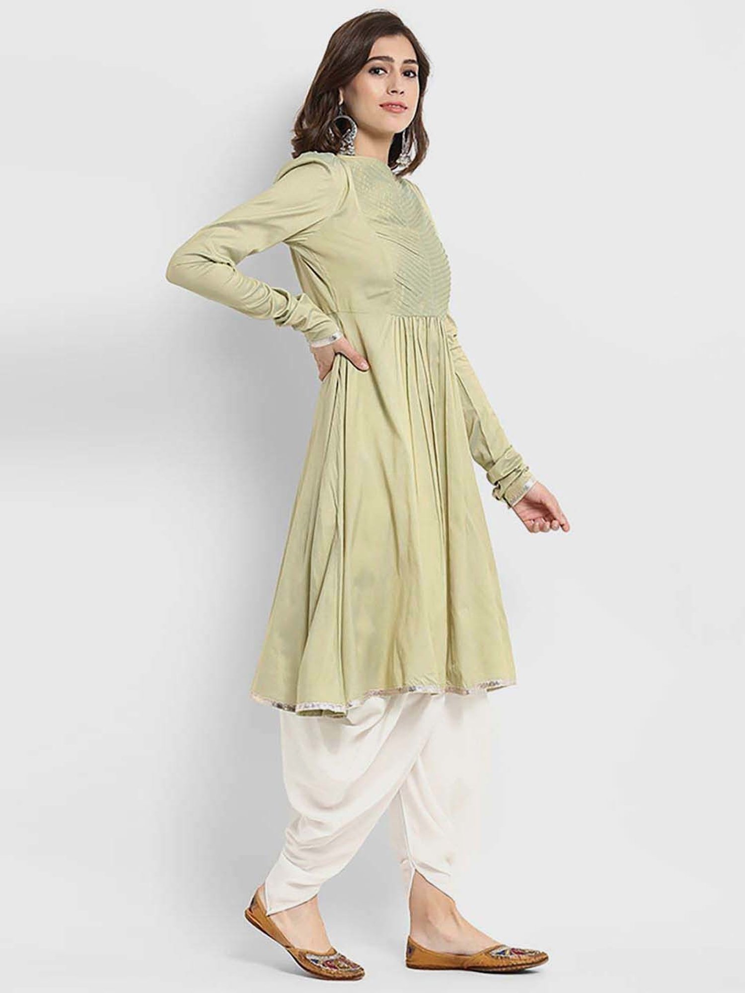 Abhishti Green & White Kurta Dhoti Pant Set