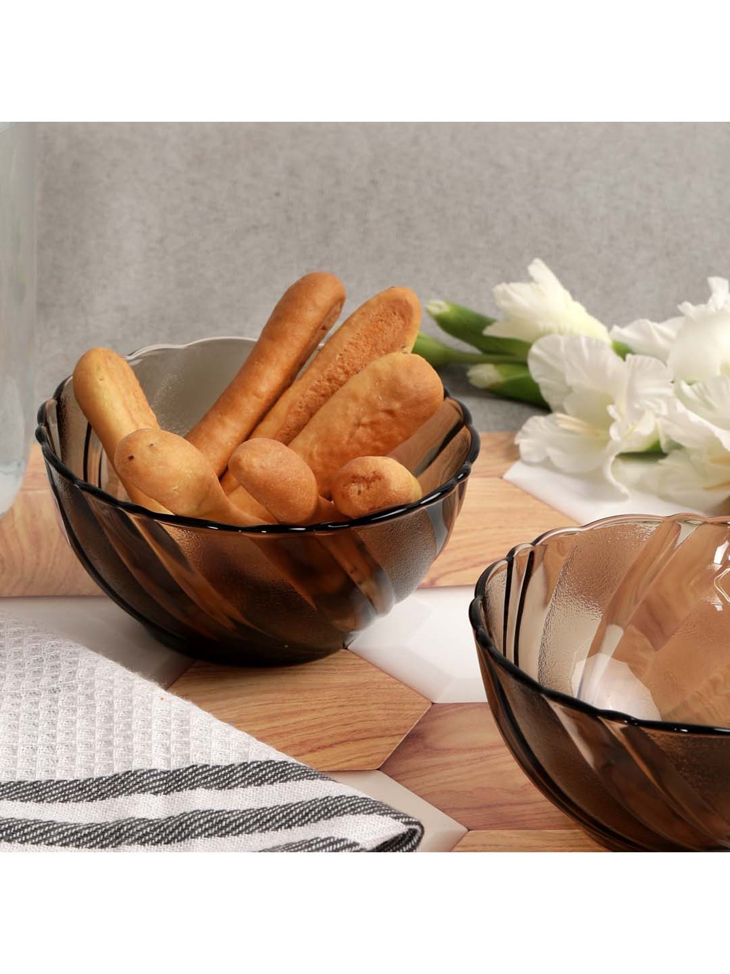 Tabletop 6.5" Bunny Candy Box Spring Flowers Rabbit Cosmos Gifts Corp.  -  Serving Bowls