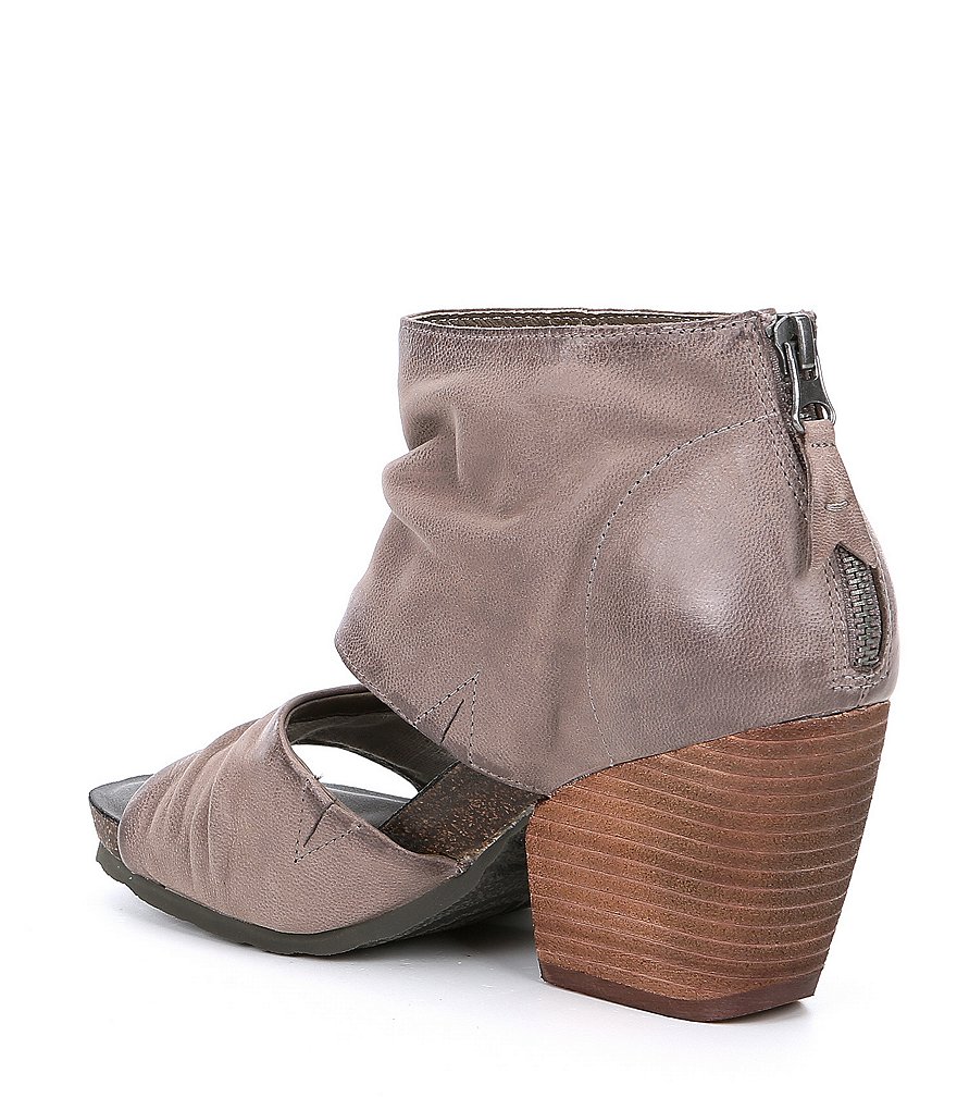 OTBT Patchouli Leather Sandals