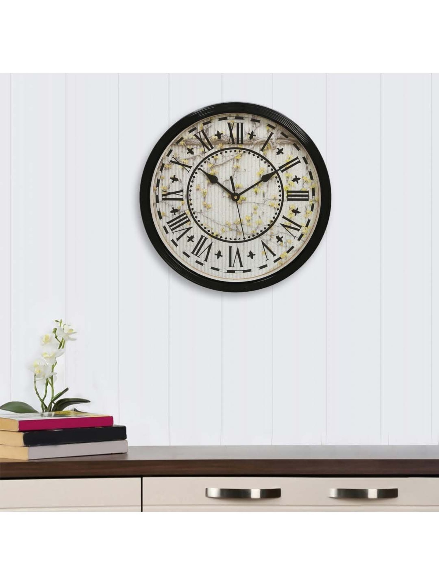 eCraftIndia Designer Round Analog Black Wall Clock