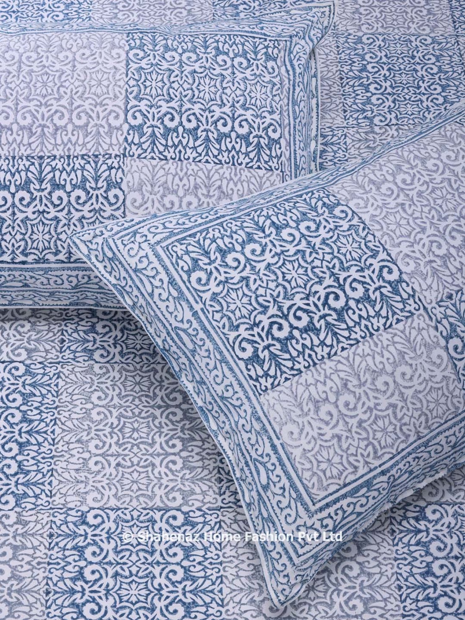 Shahenaz Blue & Grey 120 TC Cotton Parvati Double Bedsheet with 2 Pillow Covers