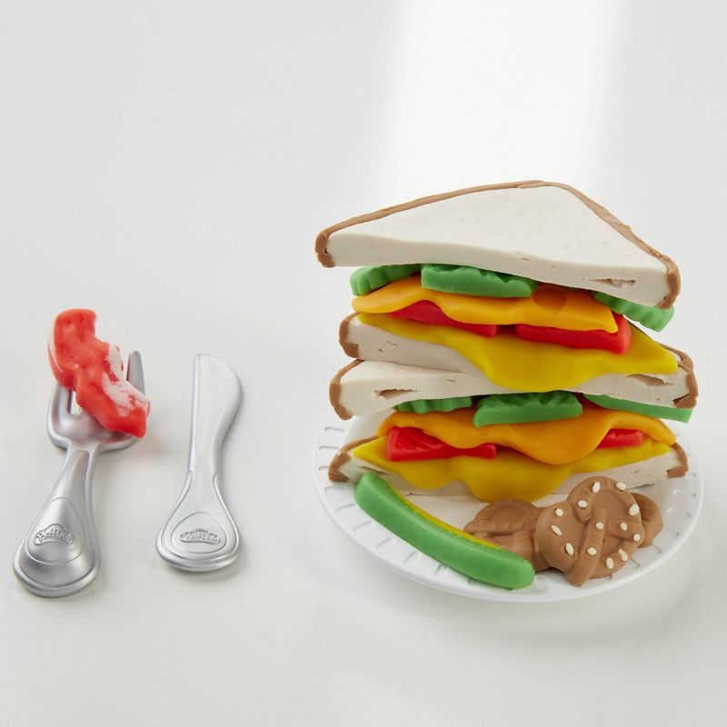 Play-Doh Kitchen Creations Cheesy Sandwich Playset
