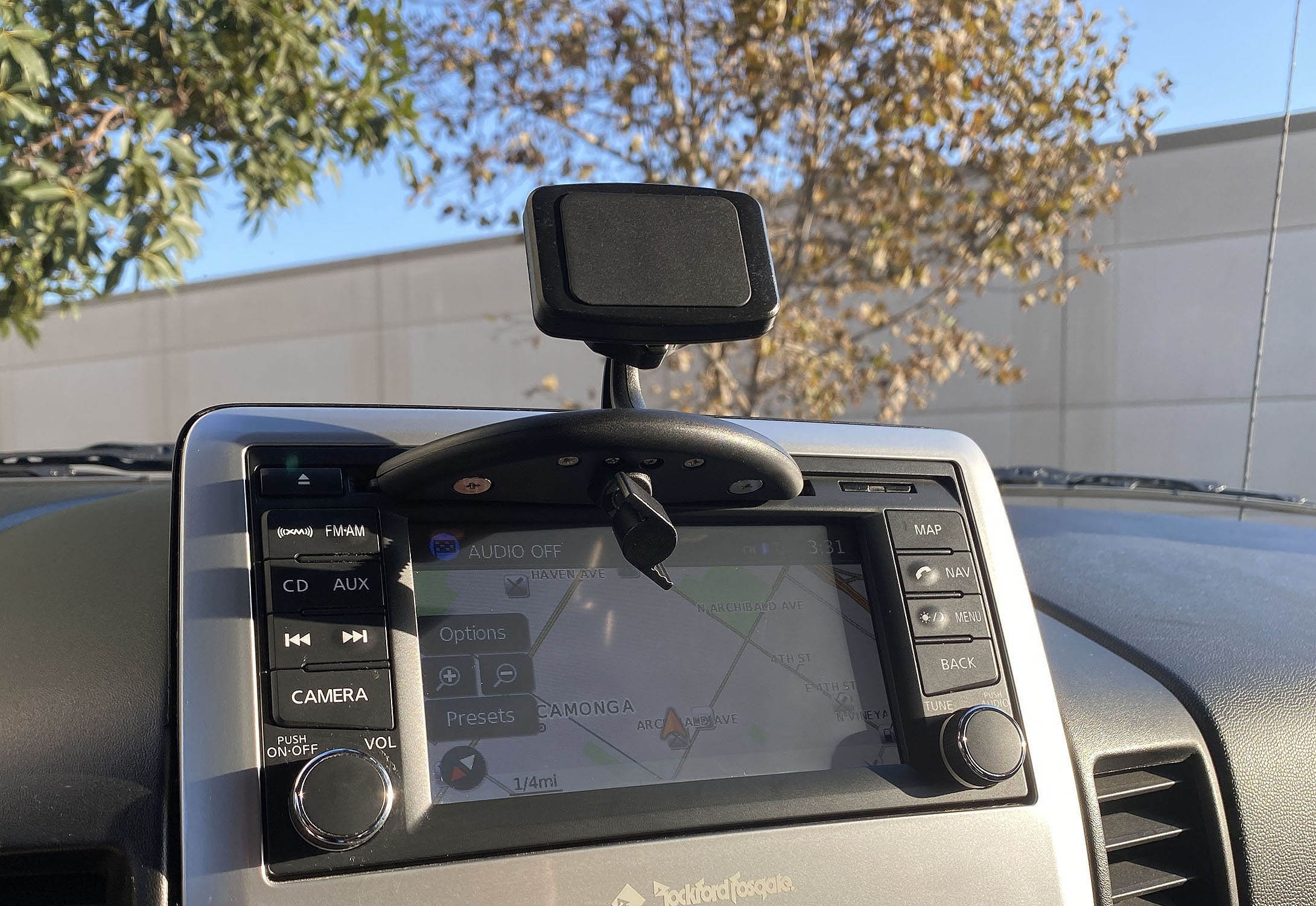 Car CD Slot Magnetic Mount Universal for Cell Phone iPhone Smartphone Galaxy