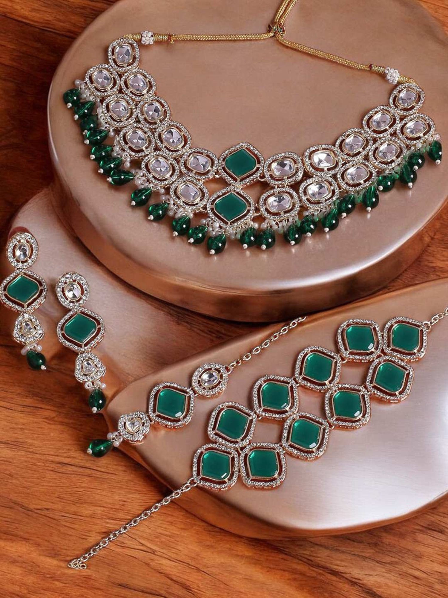 OOMPH Green Kundan Ethnic Choker &  Bracelet Set