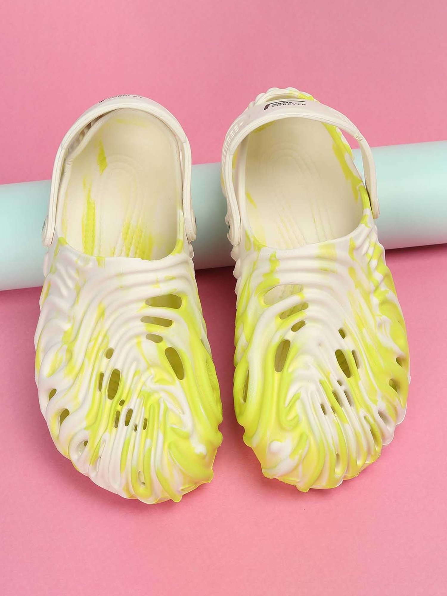 Fame Forever by Lifestyle Kids Off-White & Yellow Back Strap Clogs