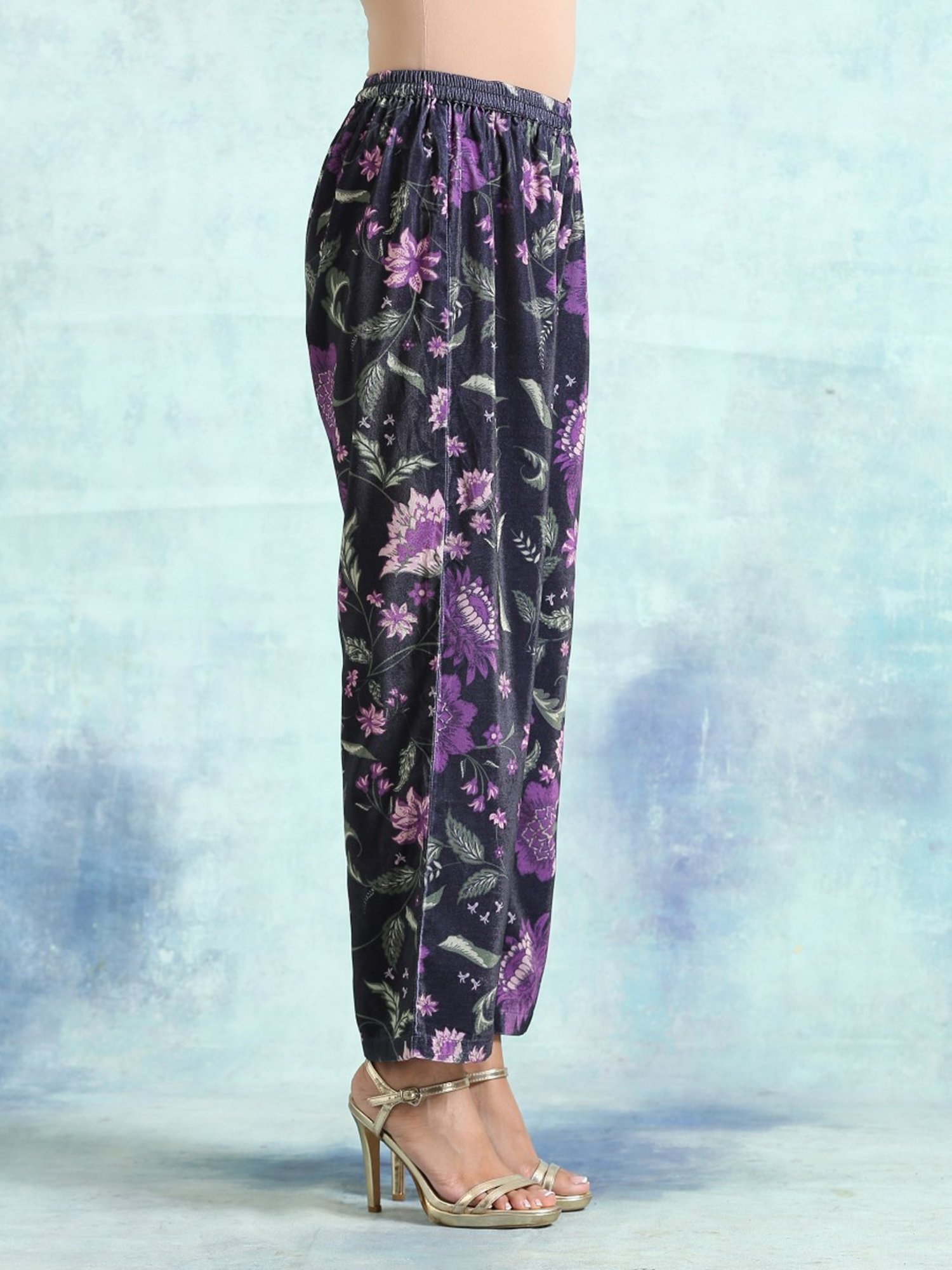 true Browns Black Printed Velvet Pants
