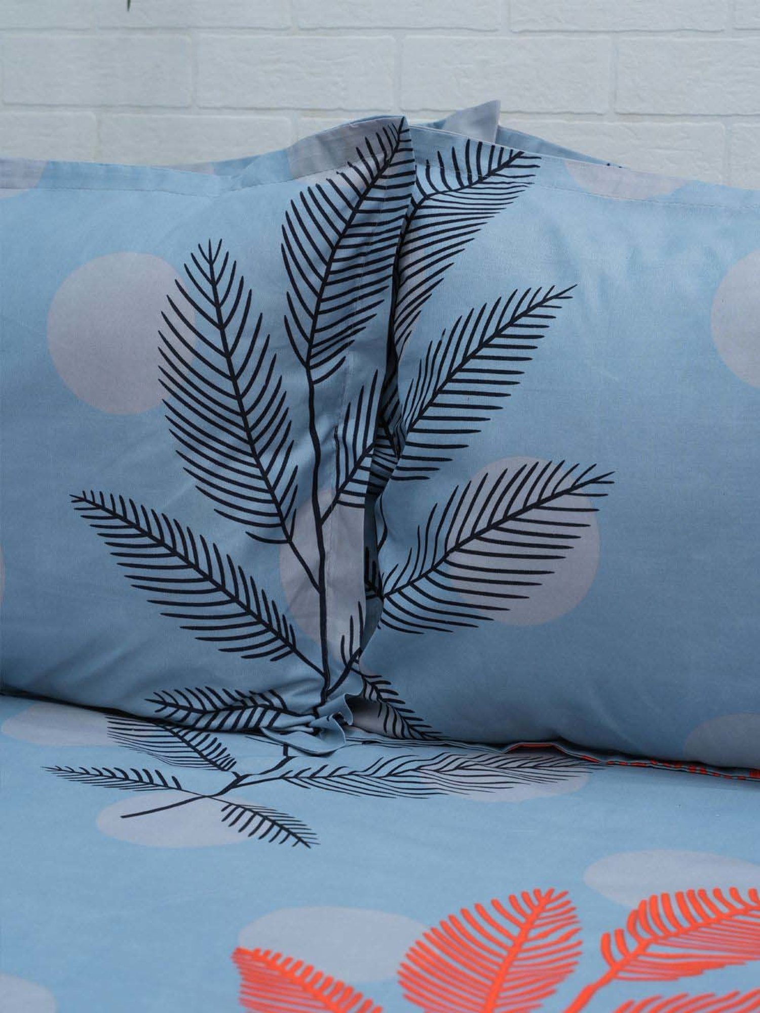 Ariana Blue Microfibre 140 TC Queen Bedsheet with 2 Pillow Covers