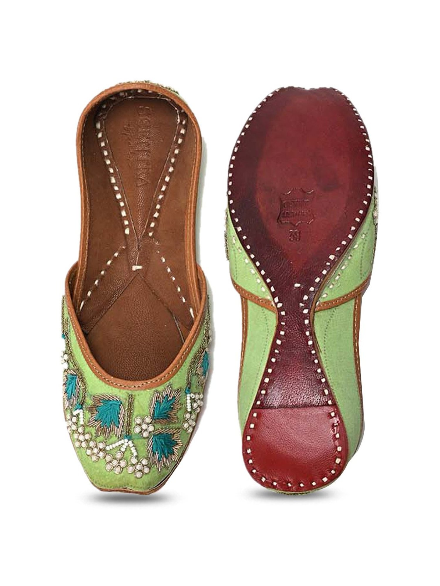 Scentra Women's Green Ethnic Juttis